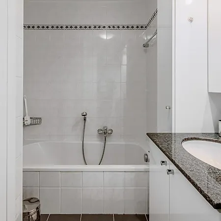 Long Island 19, B52 G