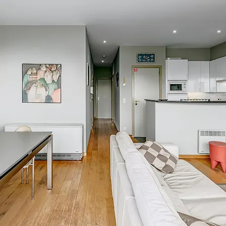 Long Island 19, B52 G * Oostduinkerke