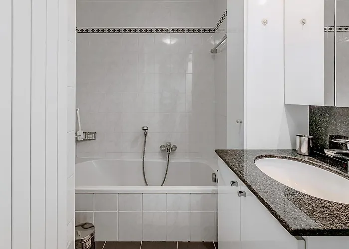 Long Island 19, B52 G